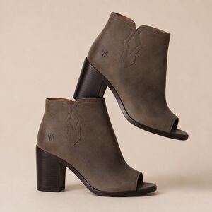 Frye Danica Gray brown Nubuck Peep Toe Booties Western Quiet Luxury Heels, Sz 8.